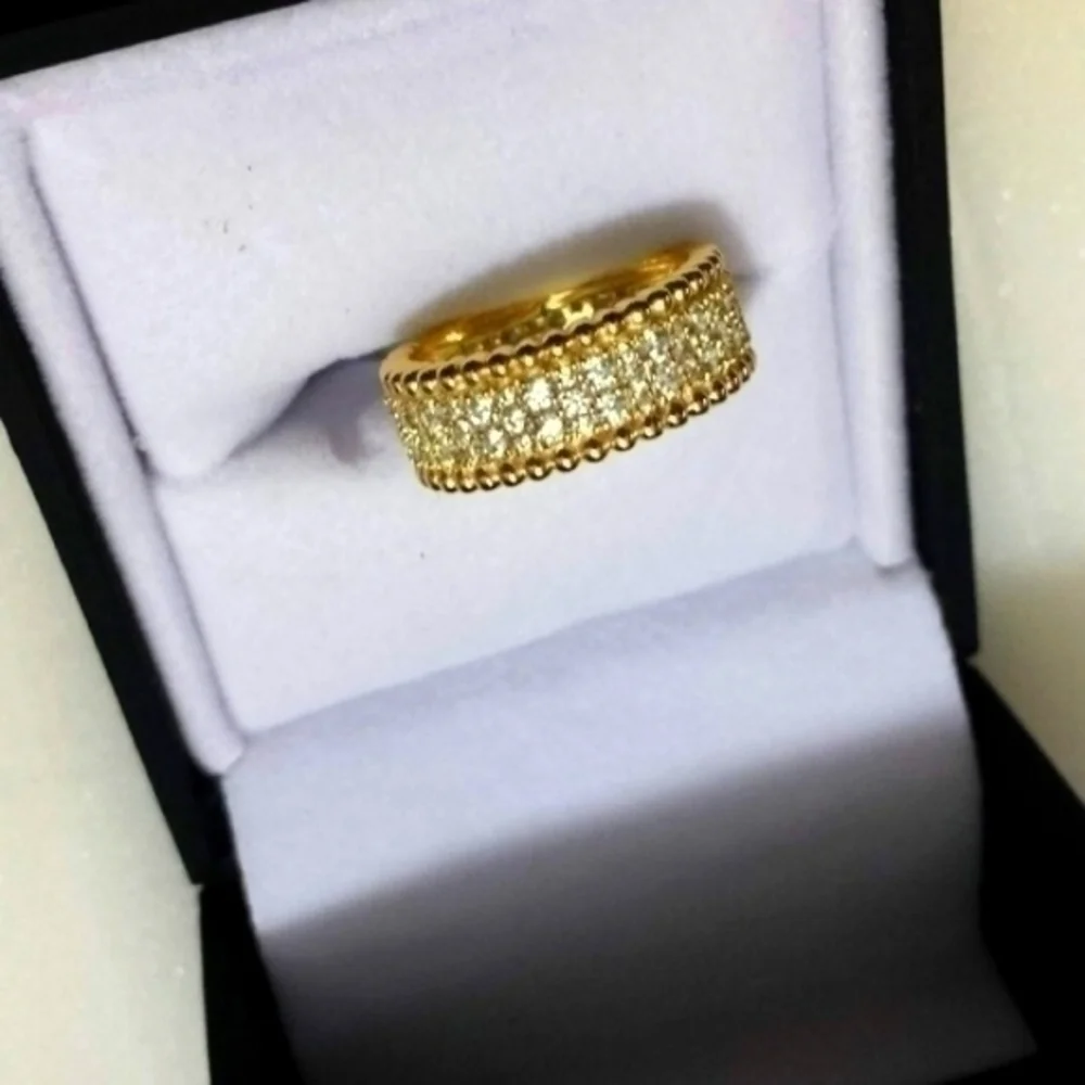 Jeulia Bead Round Cut Sterling Silver Women’s Band